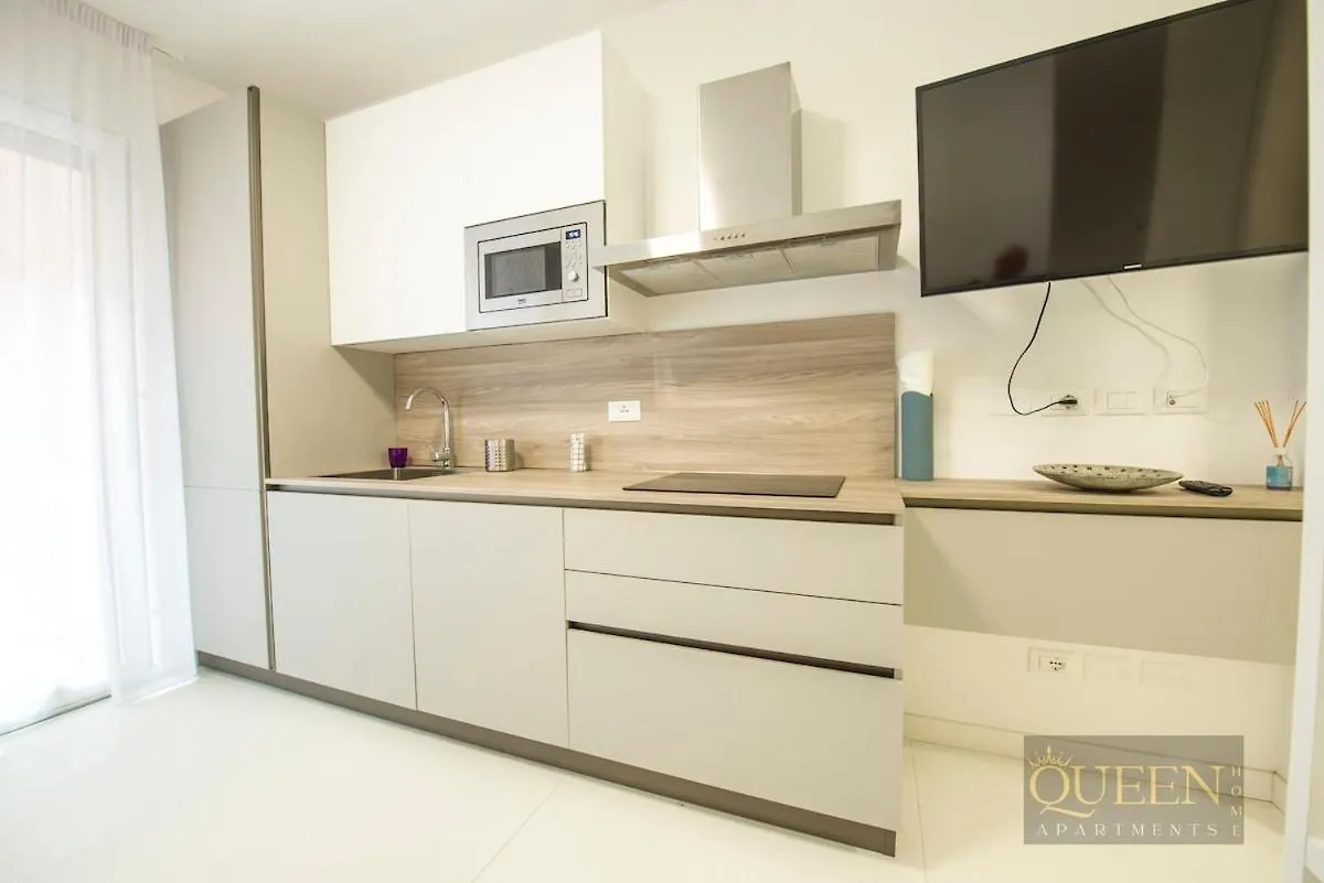 アパート Queen Home Martinne For Long Rent ボローニャ