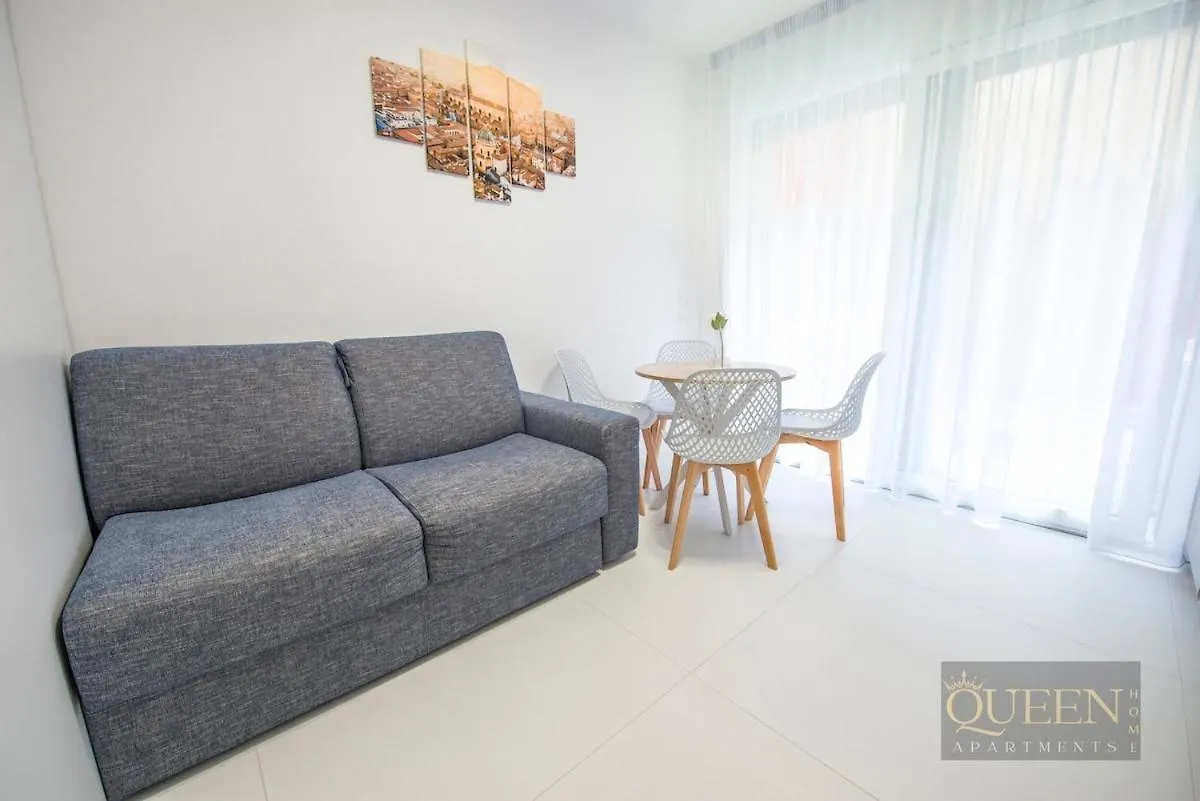 Queen Home Martinne For Long Rent ボローニャ