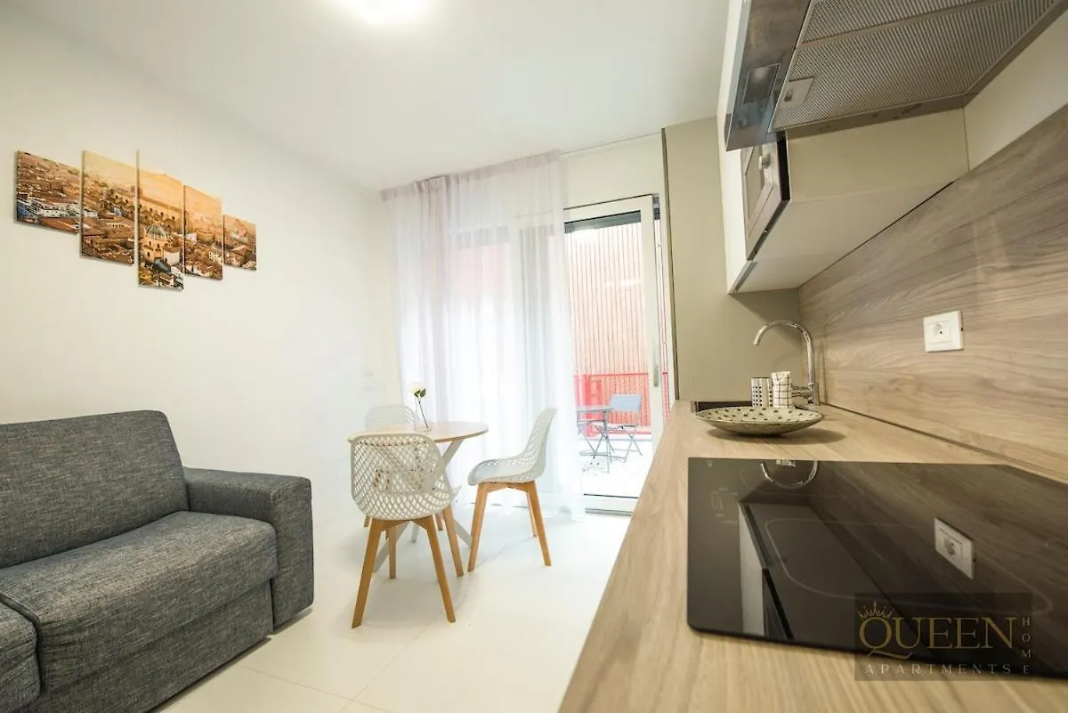 Queen Home Martinne For Long Rent ボローニャ 0*,  イタリア