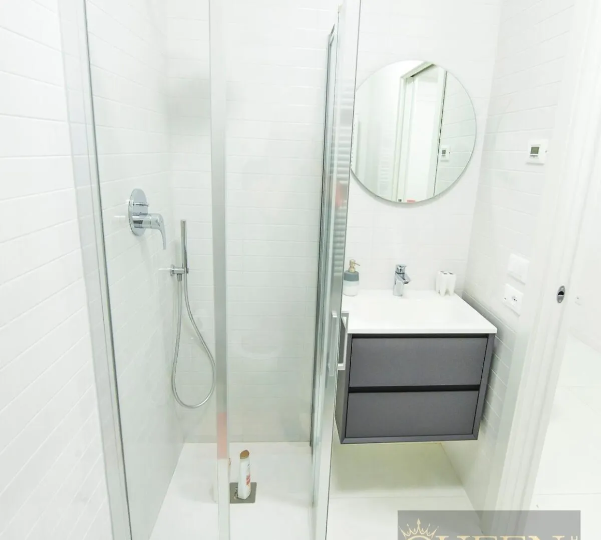 Queen Home Martinne For Long Rent ボローニャ 0*,  イタリア