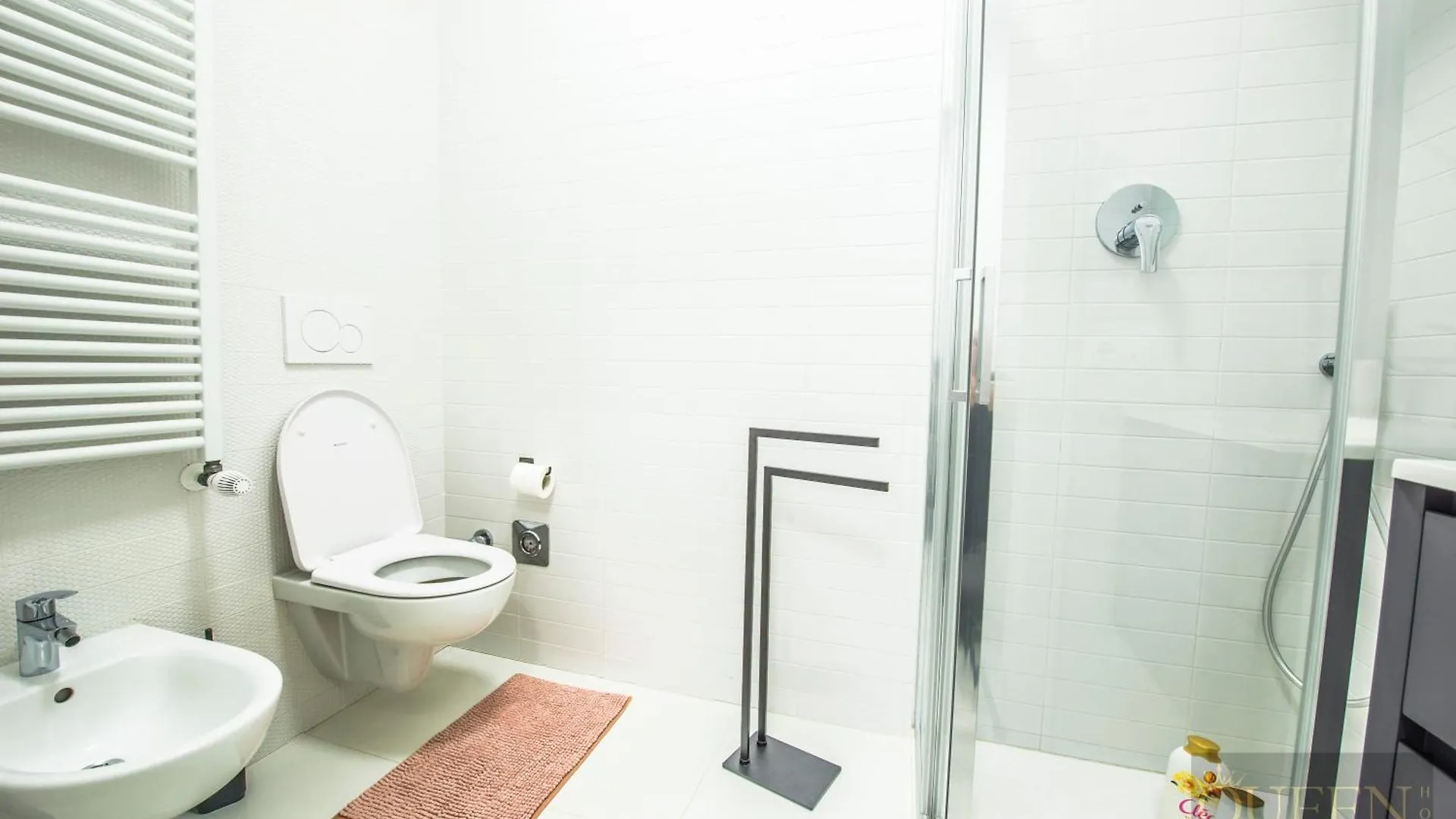 Queen Home Martinne For Long Rent ボローニャ