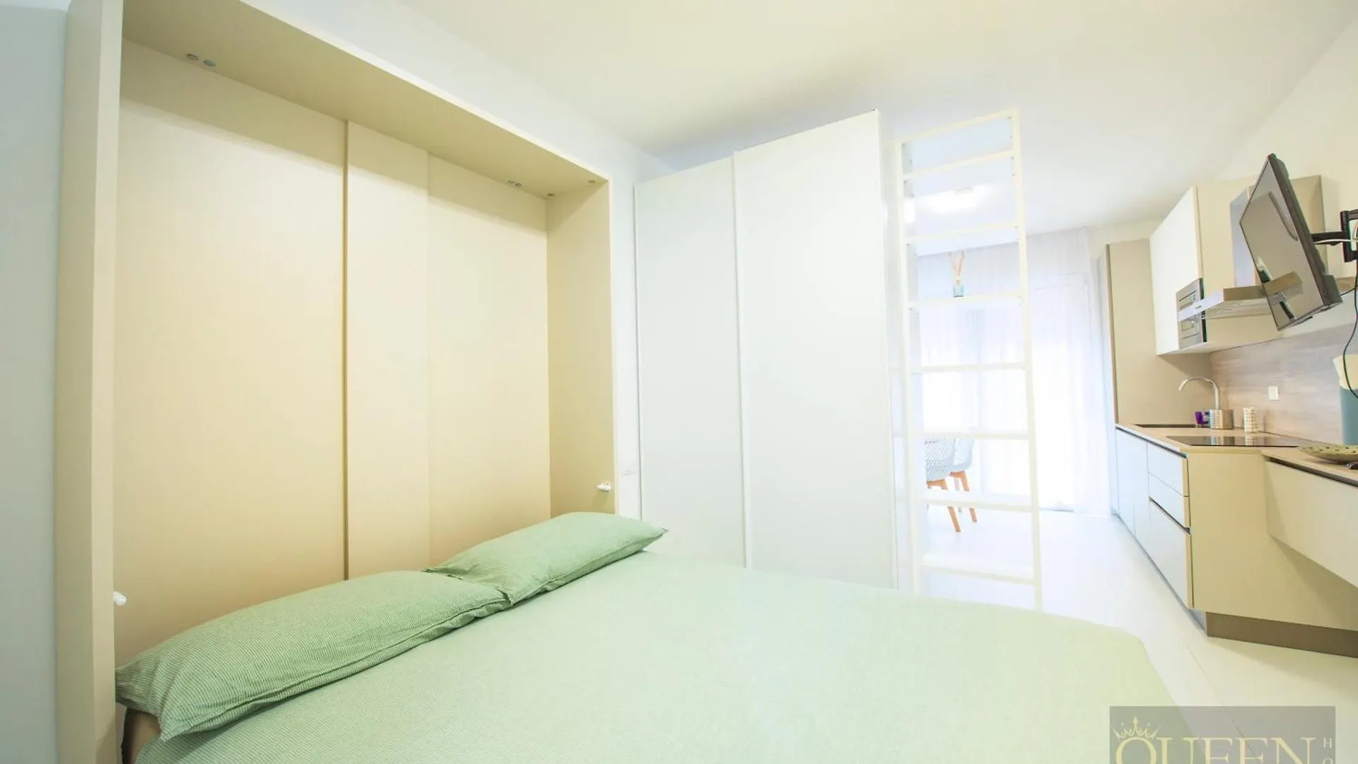 アパート Queen Home Martinne For Long Rent ボローニャ