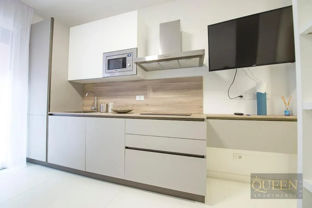 アパート Queen Home Martinne For Long Rent ボローニャ イタリア