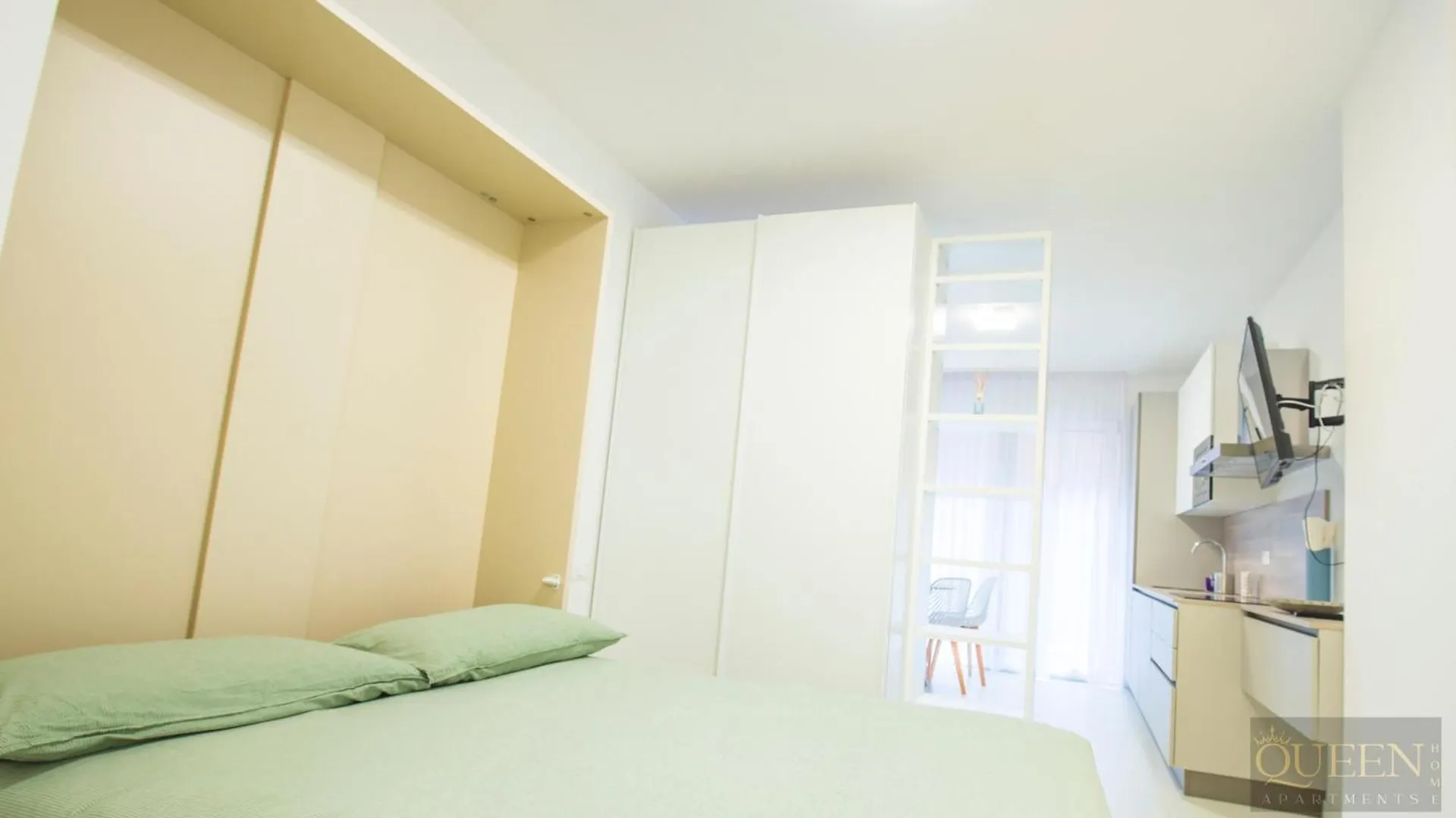 Queen Home Martinne For Long Rent ボローニャ 0*,  イタリア