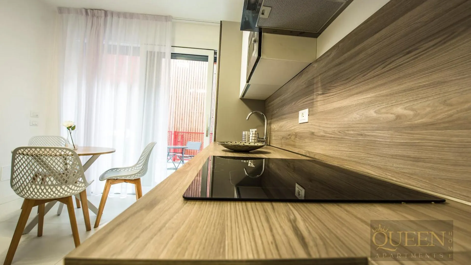 Queen Home Martinne For Long Rent ボローニャ イタリア